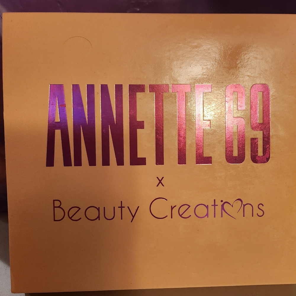 SOLD***Beauty creations lip trio